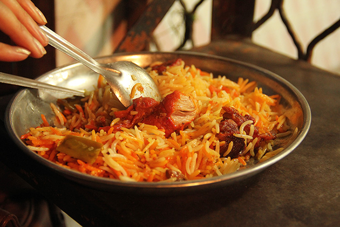Mohd. Ali Road vs Jama Masjid – Who Has The Better Ramzan Food?